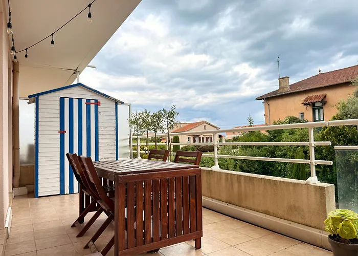 With 2 Bedrooms, Terrace, Pool & Parking شقة